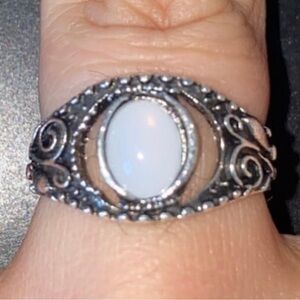 Flower White Gem Wedding Ring Design Size 8 Sterling Silver 2.2 grams Unisex